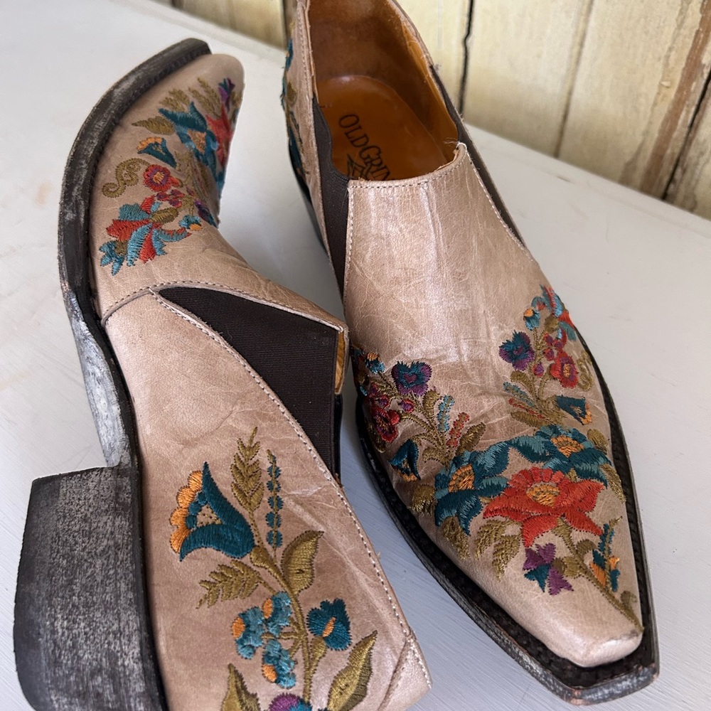 Old Gringo Tan Ankle Boots with embroidered  Artistic Flair